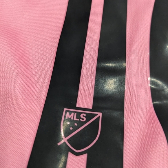 Inter Miami Messi #10 Adidas Jersey & Shorts Kit - Picture 7 of 11